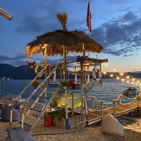 Pastarella Beachfront ホテル