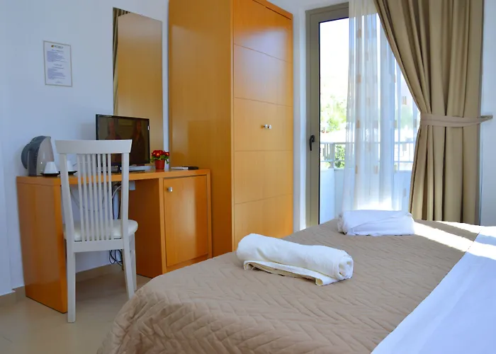 Pastarella Beachfront Отель Орикум