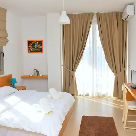 酒店 Pastarella Beachfront 4*